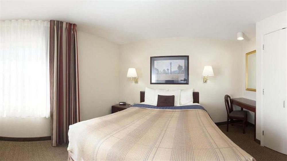 Sonesta Simply Suites St Louis Earth City Esterno foto