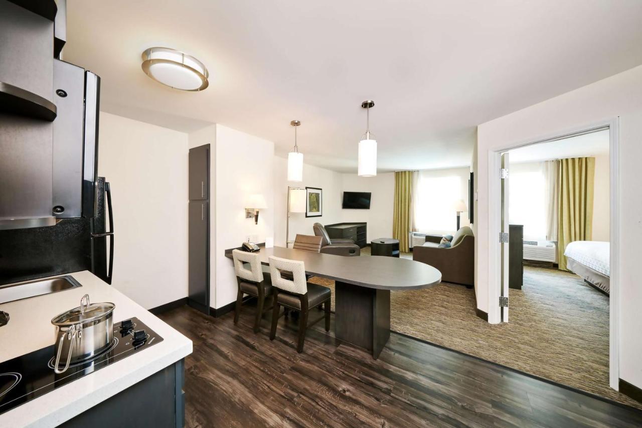 Sonesta Simply Suites St Louis Earth City Esterno foto