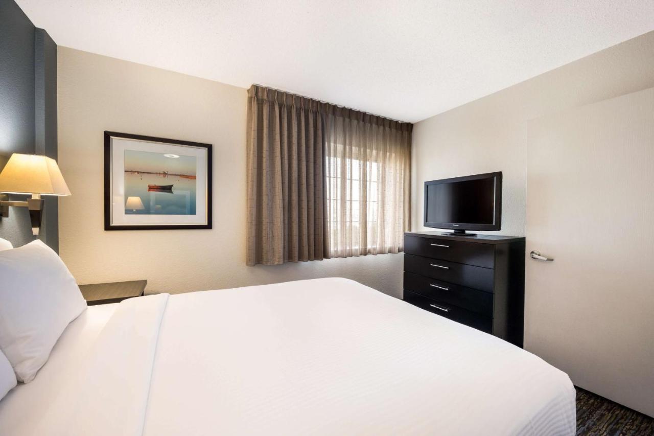 Sonesta Simply Suites St Louis Earth City Esterno foto